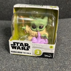 Mandalorian the child Star Wars